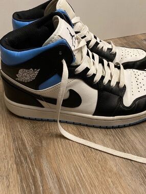 Air Jordan 1 Mid "University Blue" (UNC Black White) - women’s size 9.5